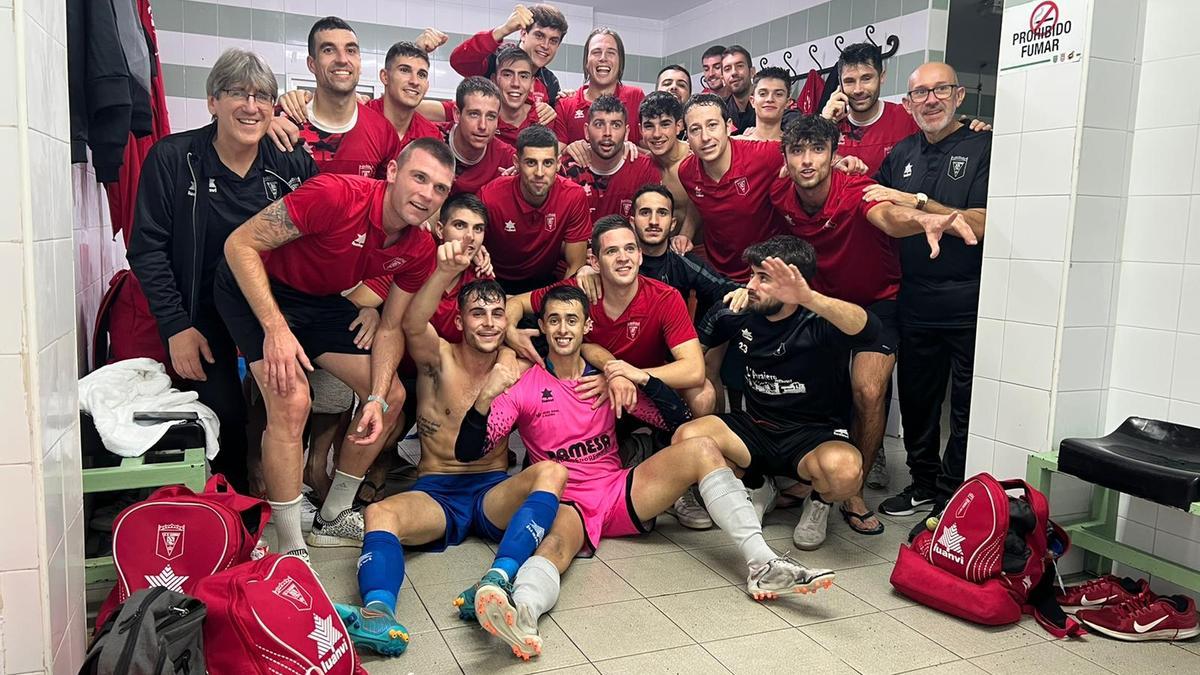 L'Alcora celebra su clasificación para la primera eliminatoria de la Copa del Rey, tras ganar por 0-3 al Ceuta 6 de Junio.