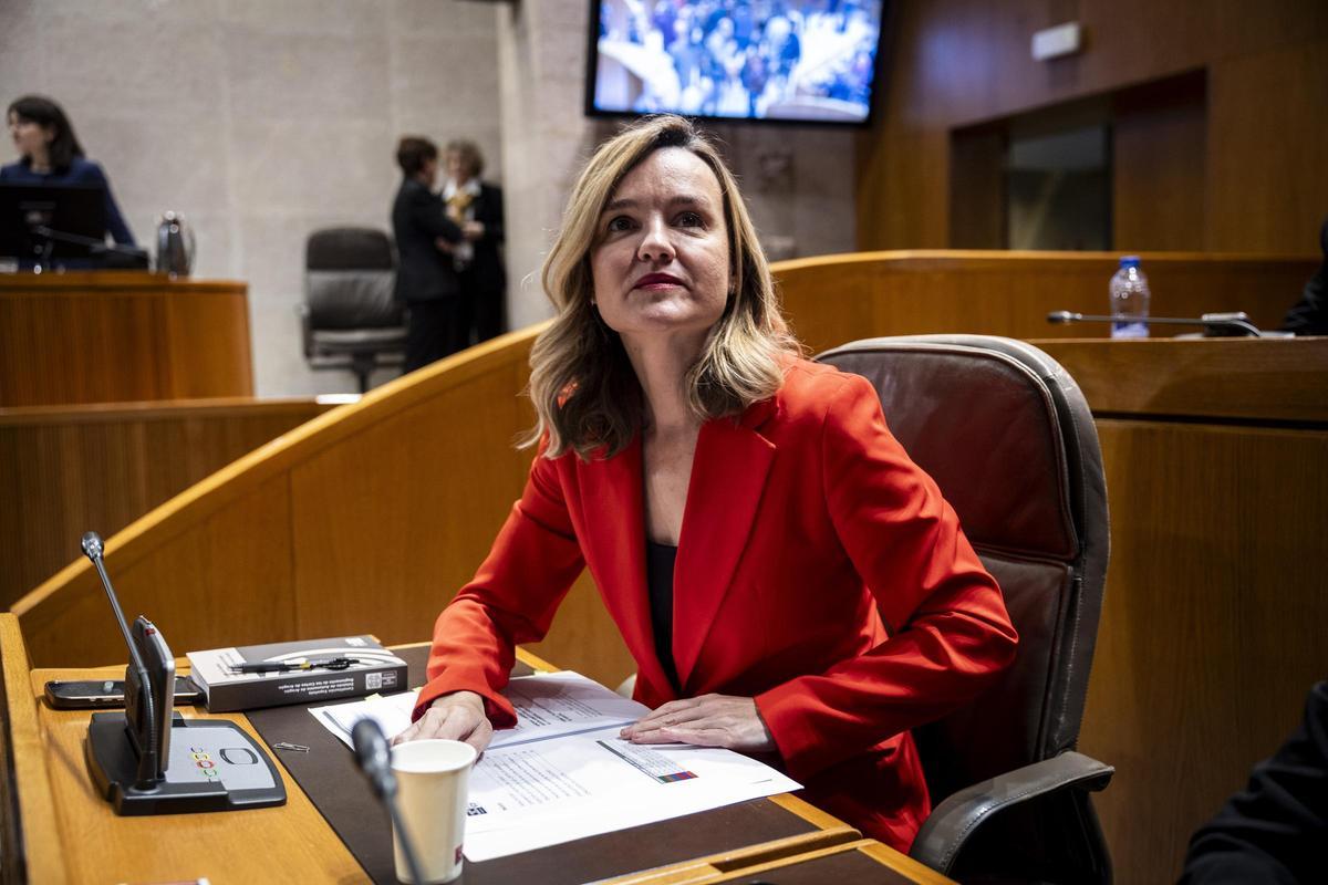 La portavoz del PSOE en las Cortes, Pilar Alegría, este martes en la sesión consecutiva.