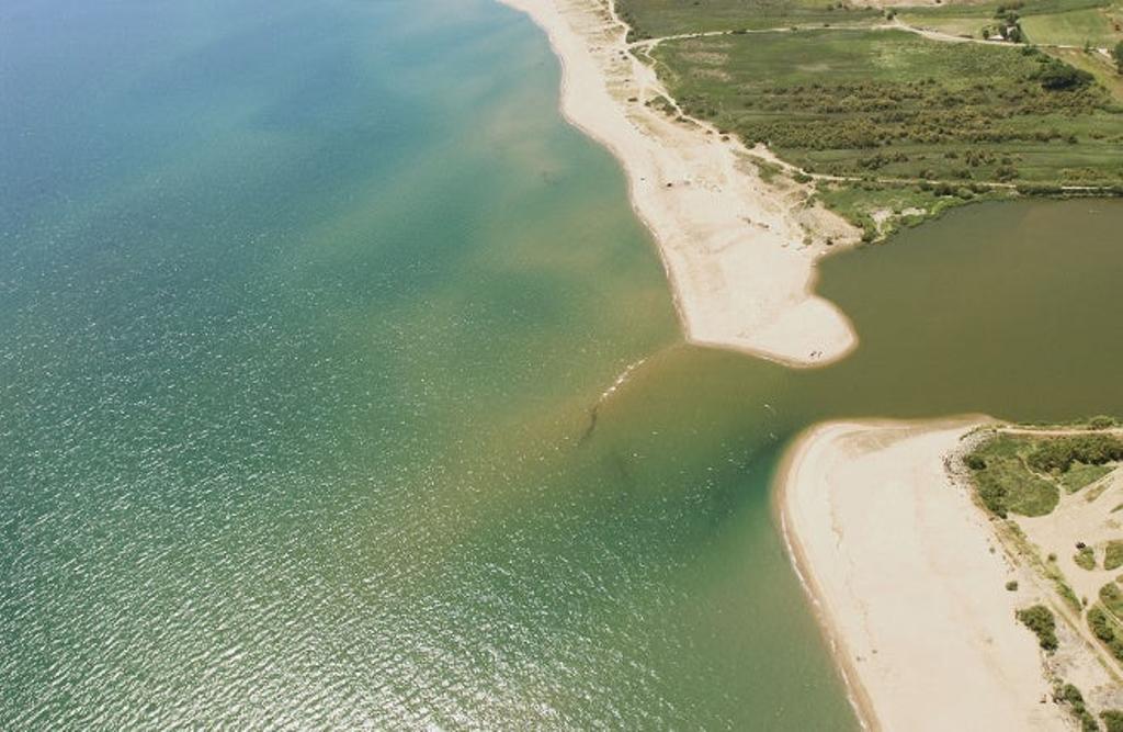 La Gola del Ter con la desembocadura del río del mismo nombre, es un lugar semidesconocido.