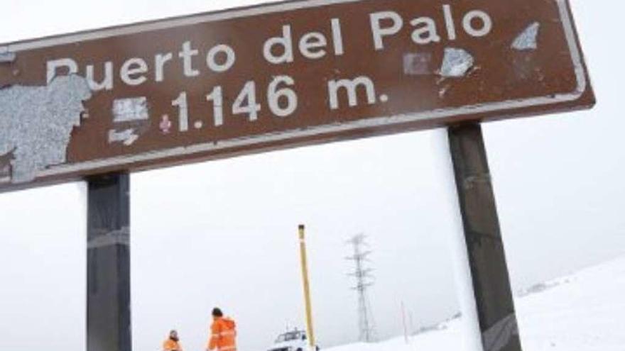 Varias personas rescatadas en la Marta y el Palo por la nieve