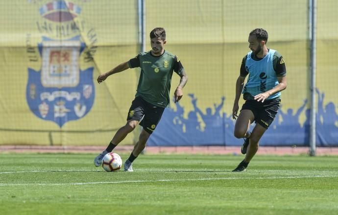 TELDE. Entrenamiento de la UDLP  | 02/04/2019 | Fotógrafo: José Pérez Curbelo