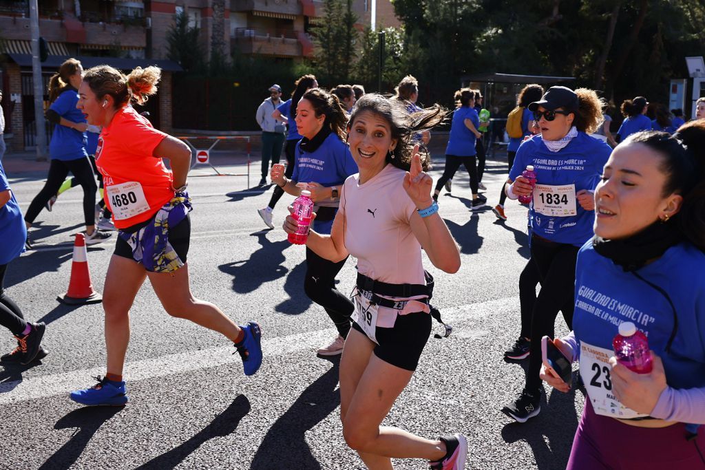 Imágenes del recorrido de la Carrera de la Mujer: avenida Pío Baroja y puente del Reina Sofía (I)