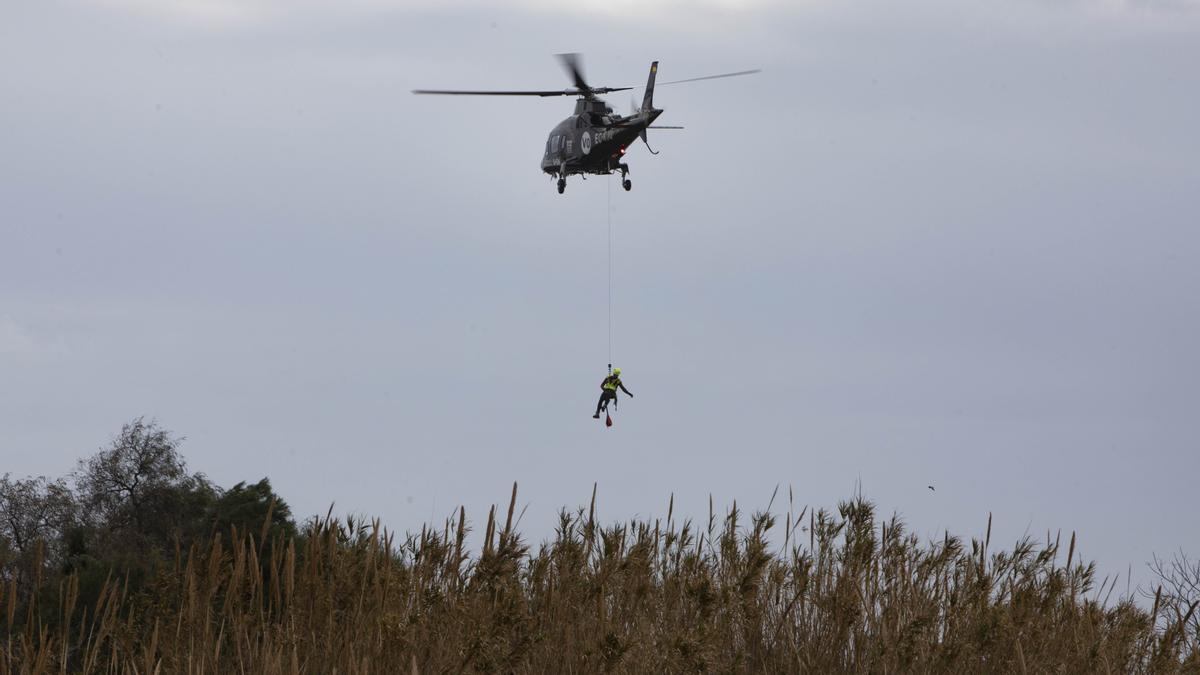 Rescate en helicóptero en el Port de Sagunt.