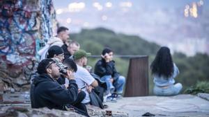 Ressorgeix el malestar al Turó de la Rovira per l’incivisme i els botellons