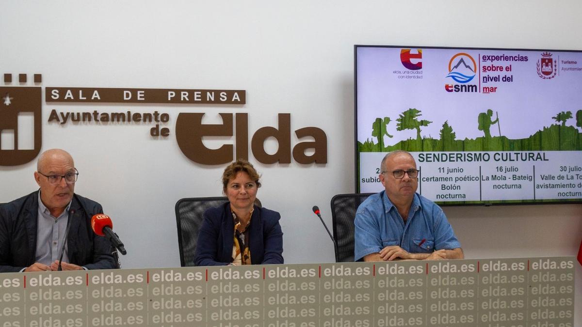 La presentación de la actividad a cargo de Juan Manuel Sáez, Rosa Vidal y Joaquín Sénen.