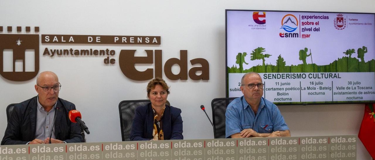 La presentación de la actividad a cargo de Juan Manuel Sáez, Rosa Vidal y Joaquín Sénen.