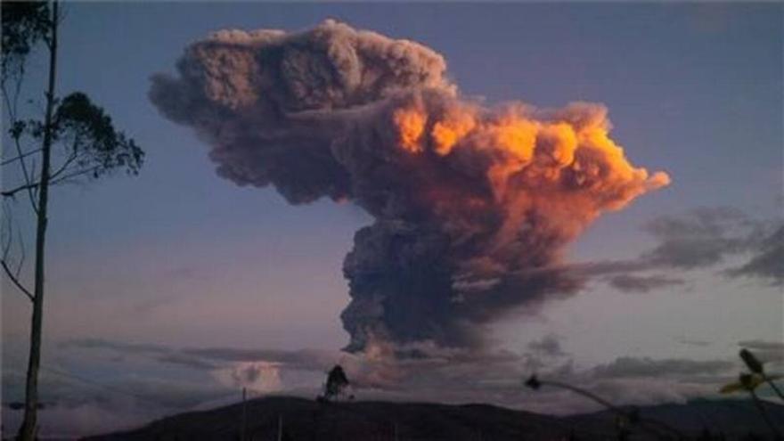 El volcán ecuatoriano Tungurahua registra una fuerte erupción