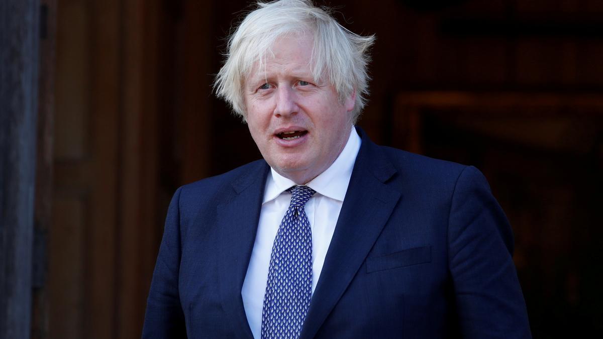 El gabinete del primer ministro de Reino Unido, Boris Johnson, por fin suaviza las restricciones para viajar.