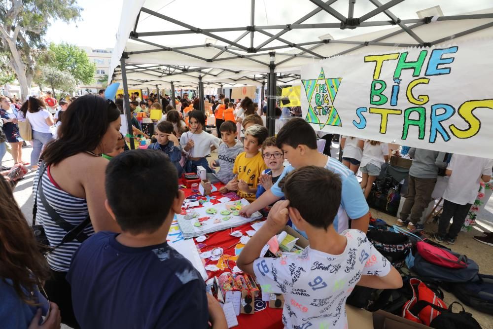 Doce centros educativos de Ibiza y Formentera mostraron ayer sus proyectos en una actividad impulsada por el IDI, en apoyo al emprendimiento juvenil