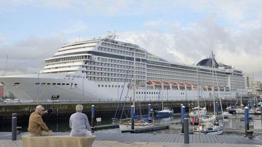 El crucero MSC Musica, ayer en el puerto.