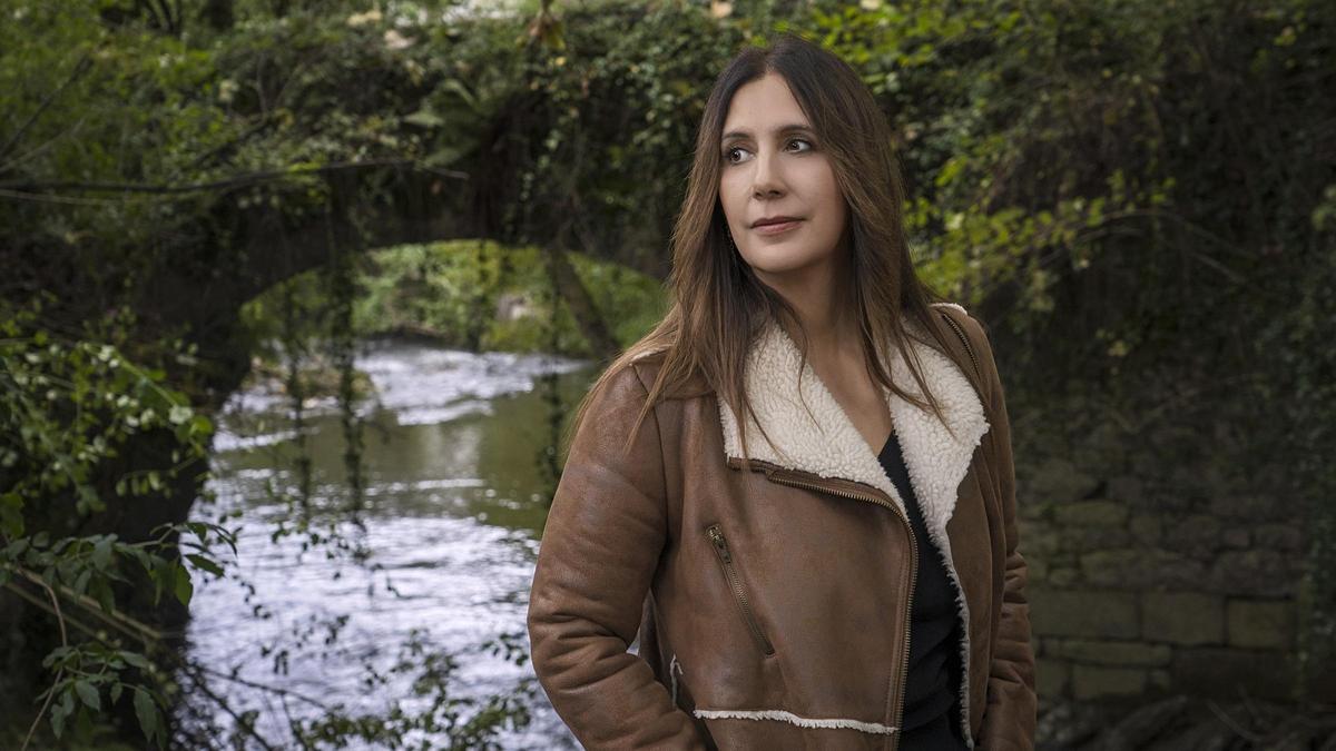 Dolores Redondo, en los montes de los Valles Tranquilos de Navarra.