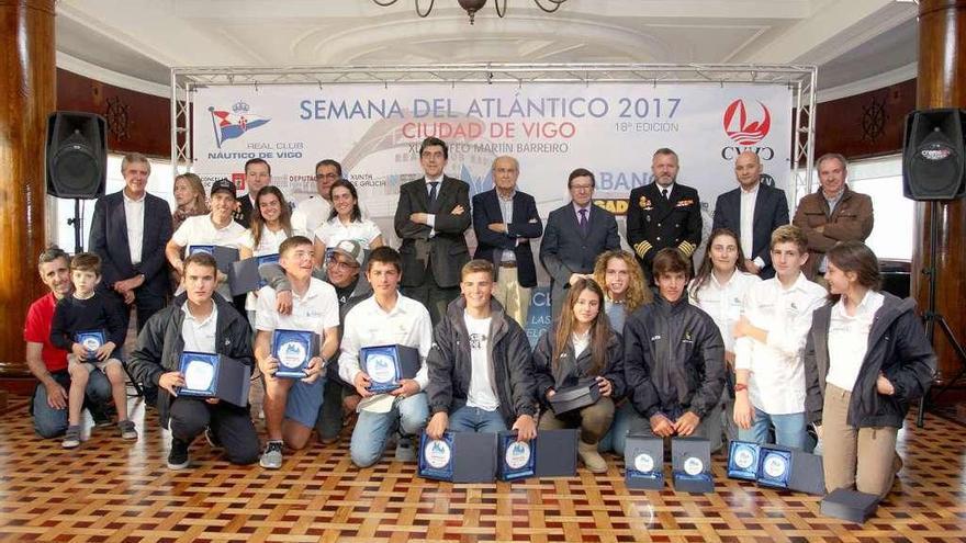 Foto de familia de los primeros clasificados.