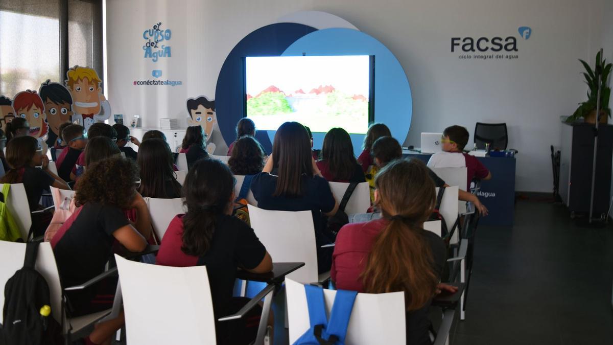 Diez centros educativos del municipio participan en estas jornadas didácticas orientadas al uso responsable de los recursos hídricos.