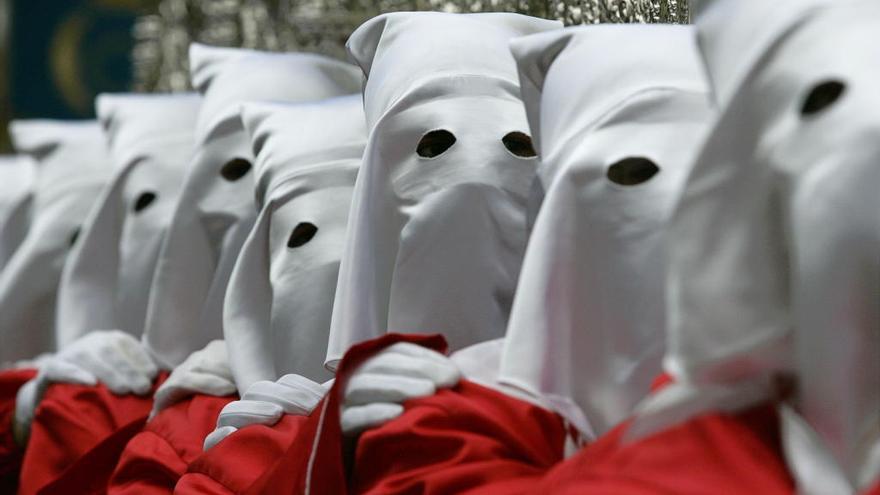 Procesión en Ferrol durante la Semana Santa (archivo). //M. Vidal (Reuters)