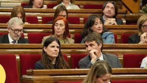 La presidenta de Junts en el Parlament, Mònica Sales, y el portavoz, Salvador Vergés