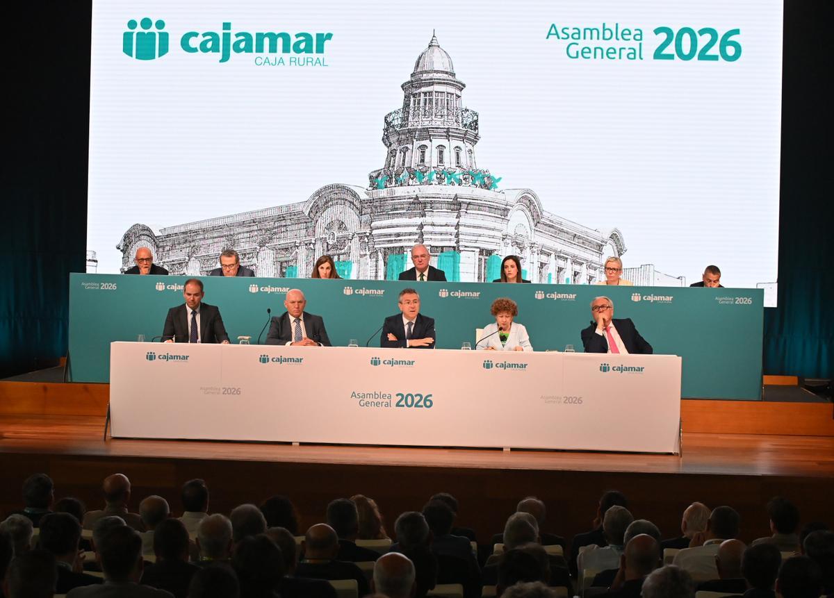 Consejo Rector de Cajamar, en un momento de la asamblea.