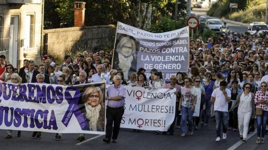La manifestación recorrió los 2 kilómetros entre Pazos, el pueblo de la víctima, y Verín. // Brais L.