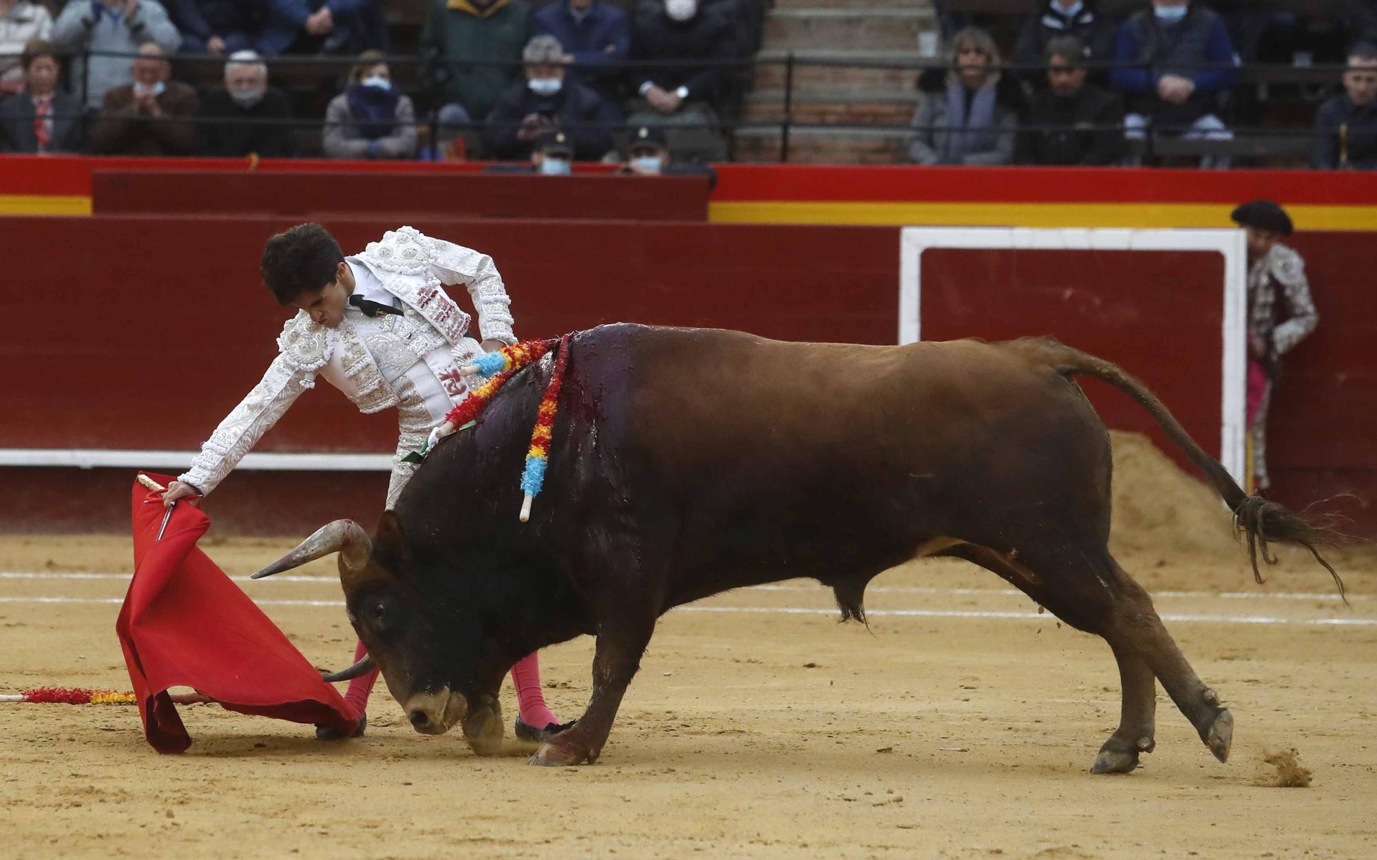 "El Niño de las Monjas", primera puerta grande de Fallas