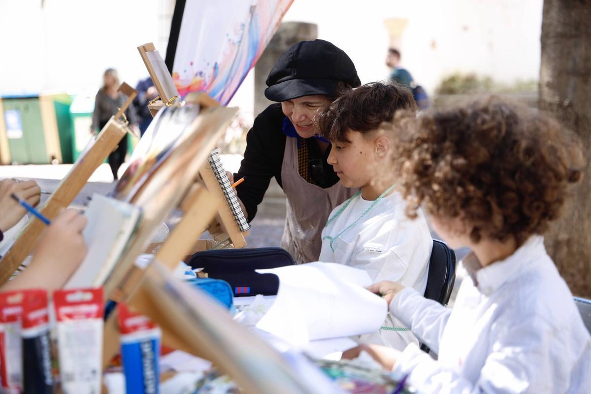 Medio centenar de artistas comparten su proceso creativo en las calles y plazas de la ciudad