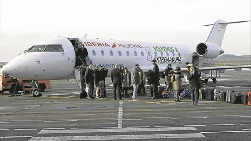 La Junta y Air Nostrum ya negocian prorrogar los vuelos desde Badajoz