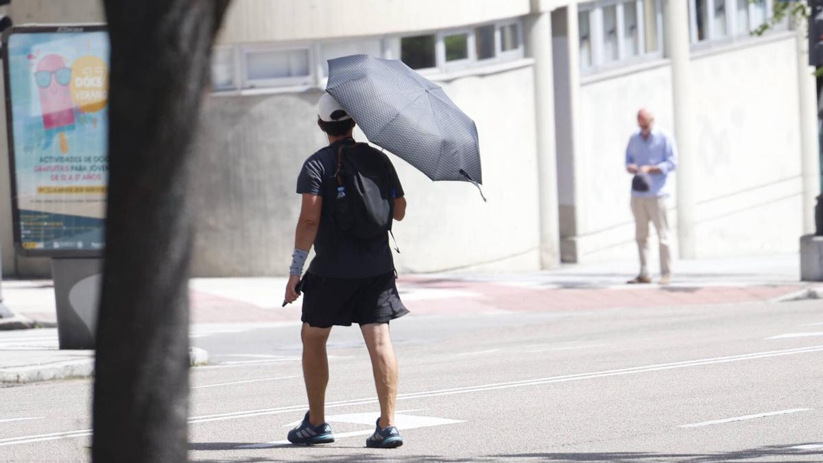 EN IMÁGENES: Tercer día de ola de calor en Asturias, con máximas de 40 grados