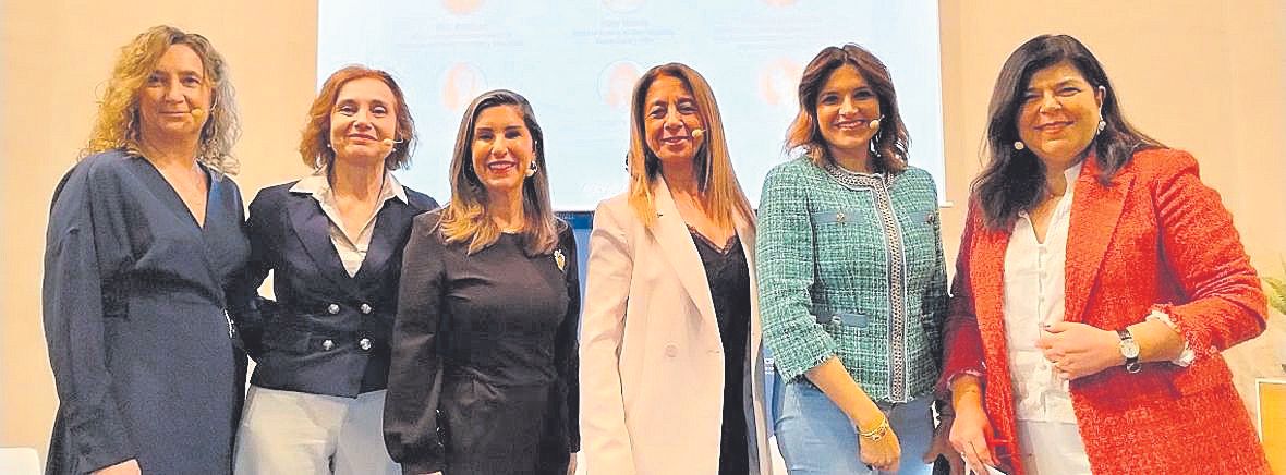 Rosa Díaz, Pilar Torres, Rita Estévez, Margarita Martínez, Patricia Rosselló y Palmira Muñoz.