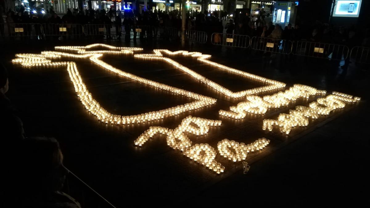 L Encesa De La Nova Llum Il·lumina Sant Domènec Amb Milers D Espelmes