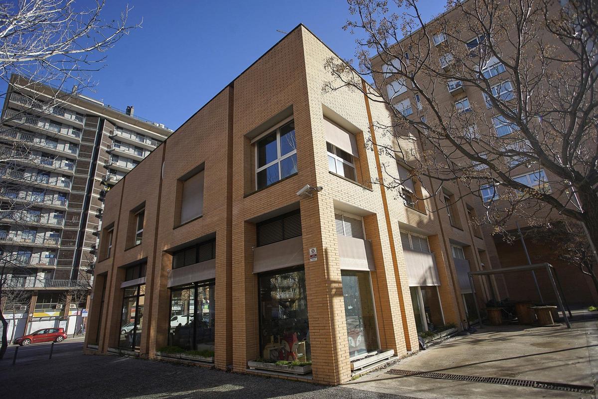 L'edifici on es vol fer la sala de concerts.