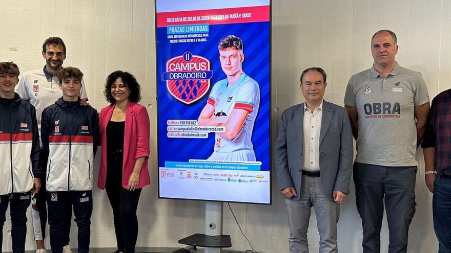 Presentación de la segunda edición del campus de verano del Monbus Obradoiro en el Concello de Lalín. |   // OBRADOIRO CAB