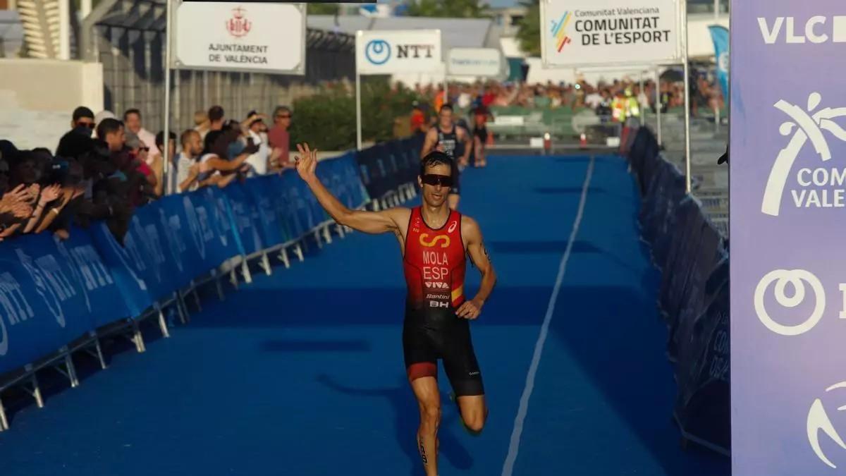 Mario Mola, segundo clasificado en la Copa del Mundo de València 2022 .