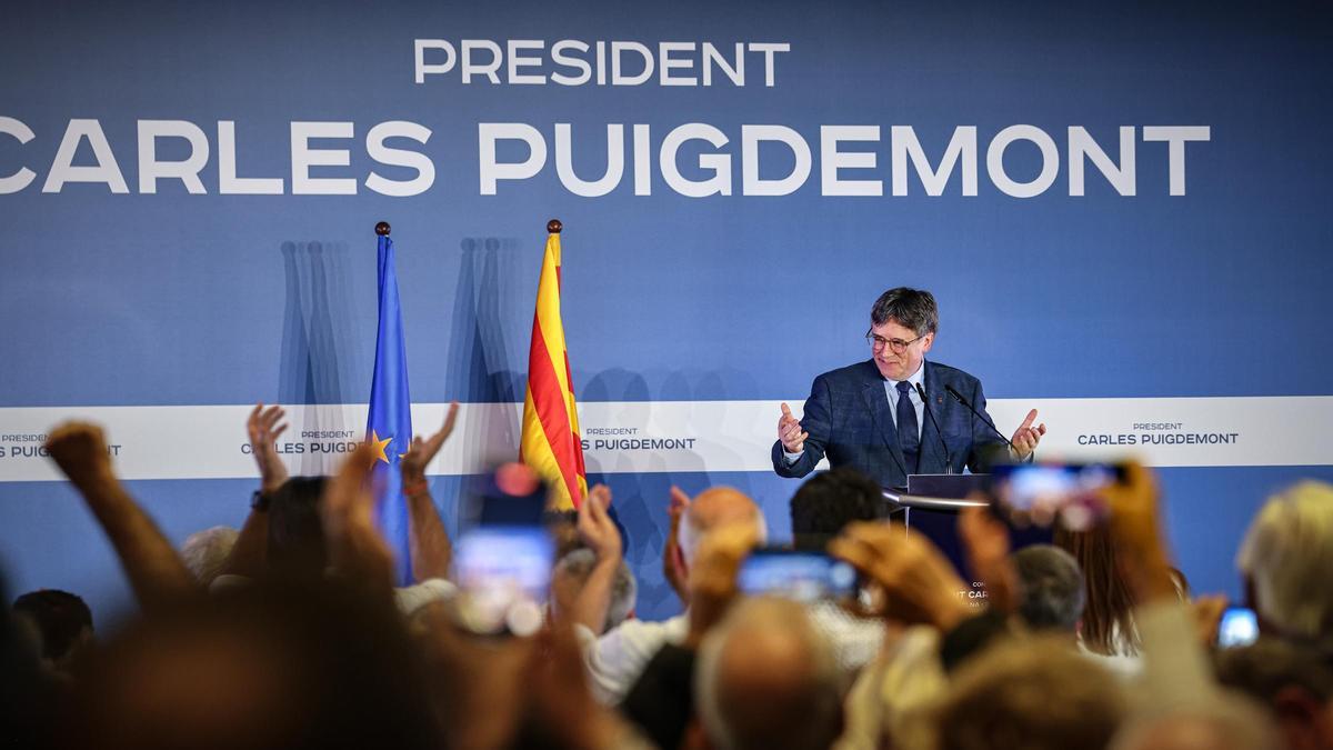 L'expresident Carles Puigdemont durant la conferència a Elna aquest dijous