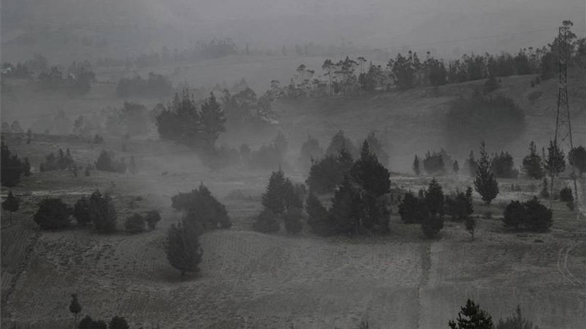 ecuador-ceniza-sembradios