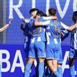 Los jugadores del Fabril festejan el gol de penalti de Héctor Areosa contra el Atlético Astorga.