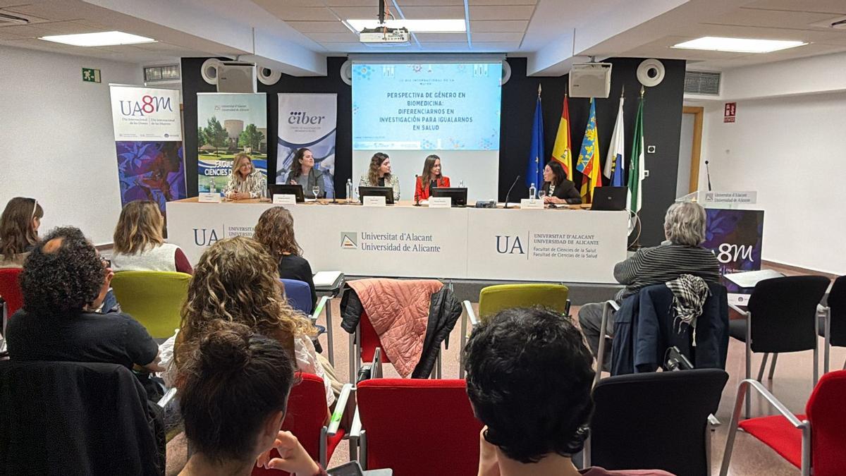 Un momento de la jornada sobre mujer y salud celebrada por la UA con motivo del 8M