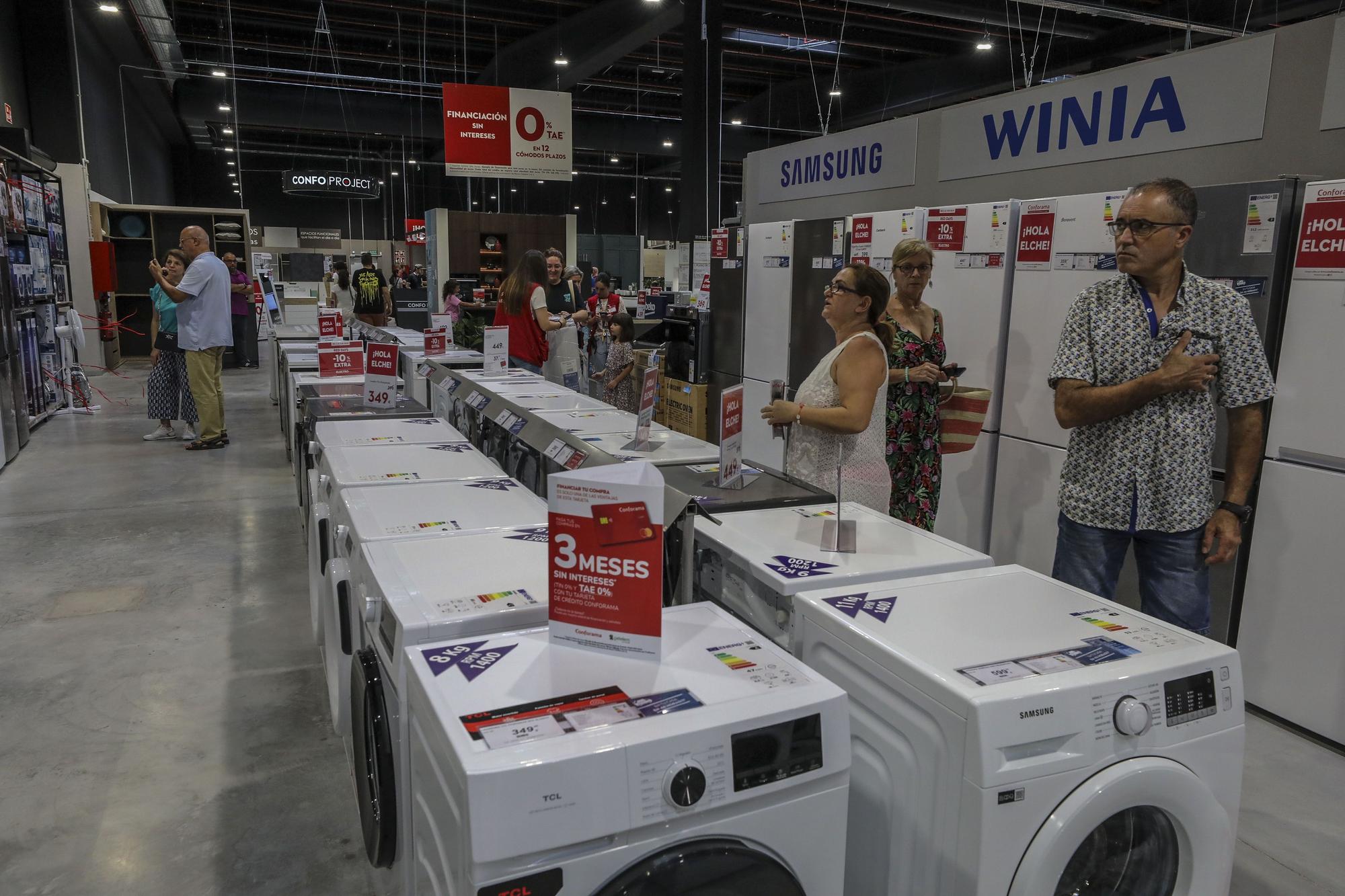 Gran inauguración de la nueva tienda de Conforama en Elche.