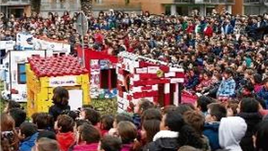 El parc del Migdia va acollir ahir al matí el Dia de la Pau.