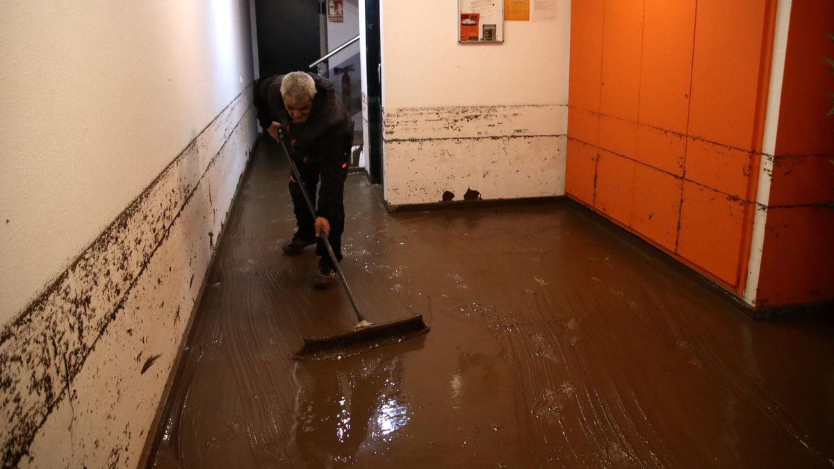 Vecinos de la Ràpita afectados por la dana Alice: "Lo tendremos que tirar todo"