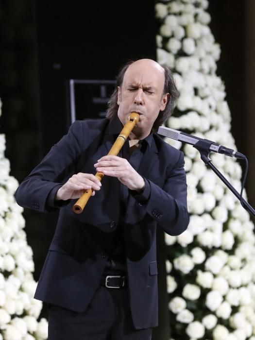 Galicia rinde homenaje a las víctimas del Covid-19. // Lavandeira Jr. (EFE)