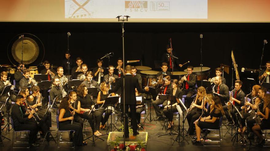 Los 100 mejores jóvenes músicos emocionan en el cierre de las bodas de oro de la federación