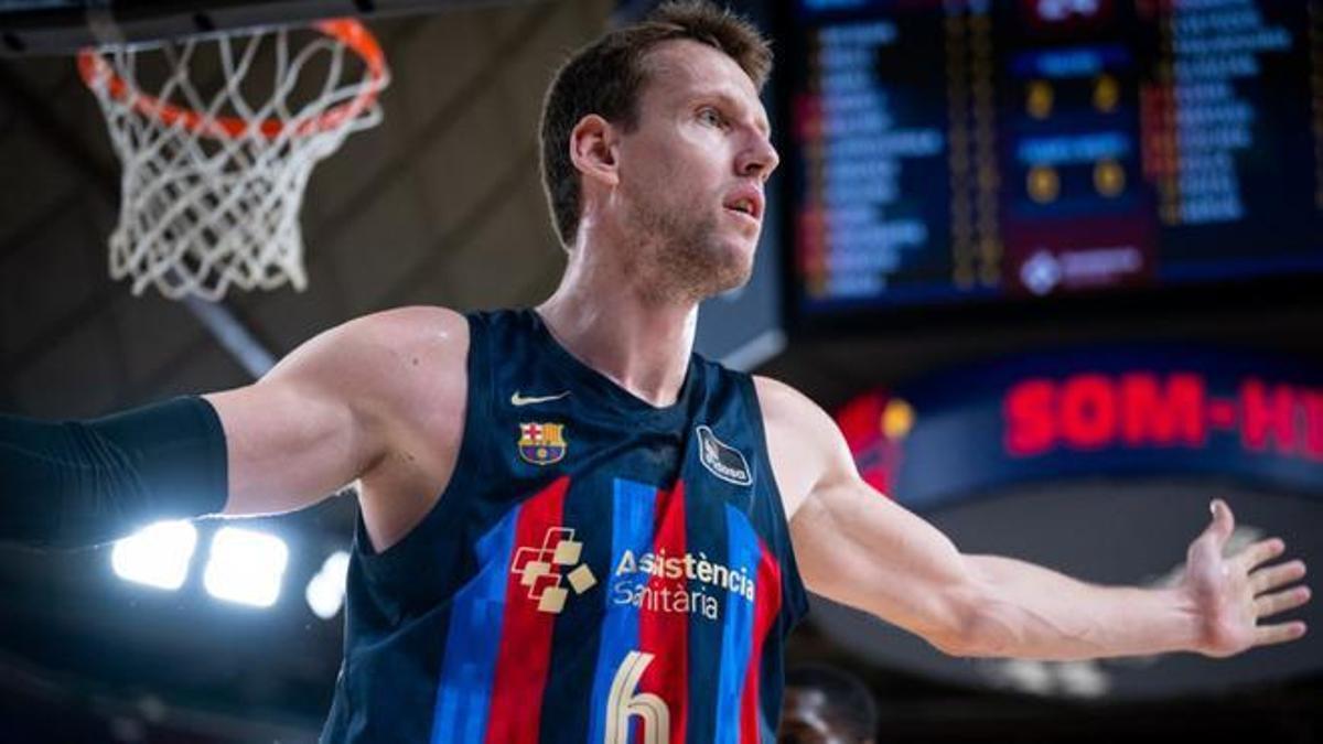 Jan Vesely maravilló en el tercer cuarto.