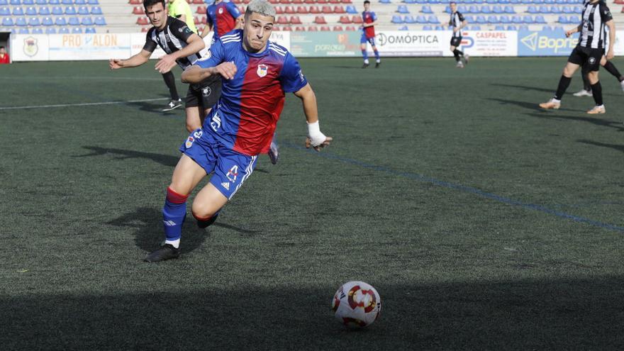 Un gol de Omar Álvarez mete al Langreo en play-off: crónica y puntuaciones de la gran victoria en Ganzábal (1-0)