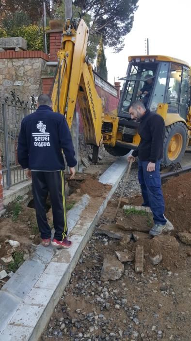 Intervencions de Rec Madral per solucionar l''avaria d''una canonada de La Canyera, aquest dimecres al matí.