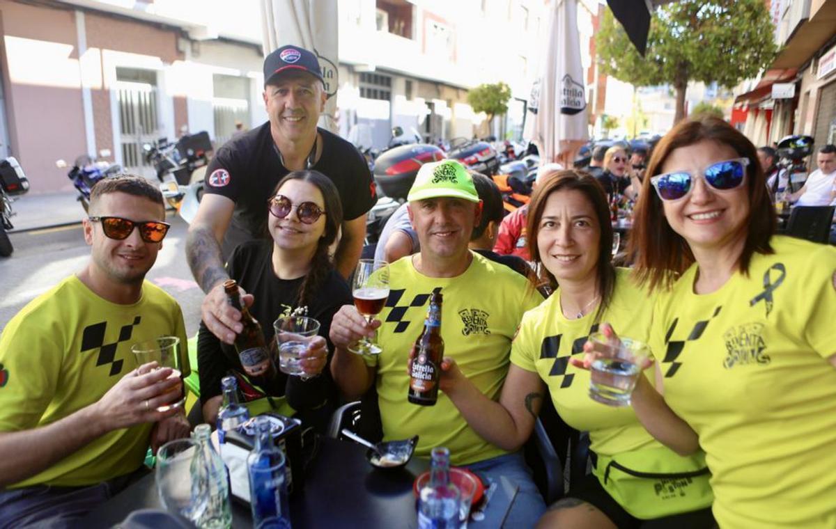 Ambiente en la calle Rosalía de Castro durante la segunda jornada del Motococido. |   // BERNABÉ/LUCÍA ABELEDO