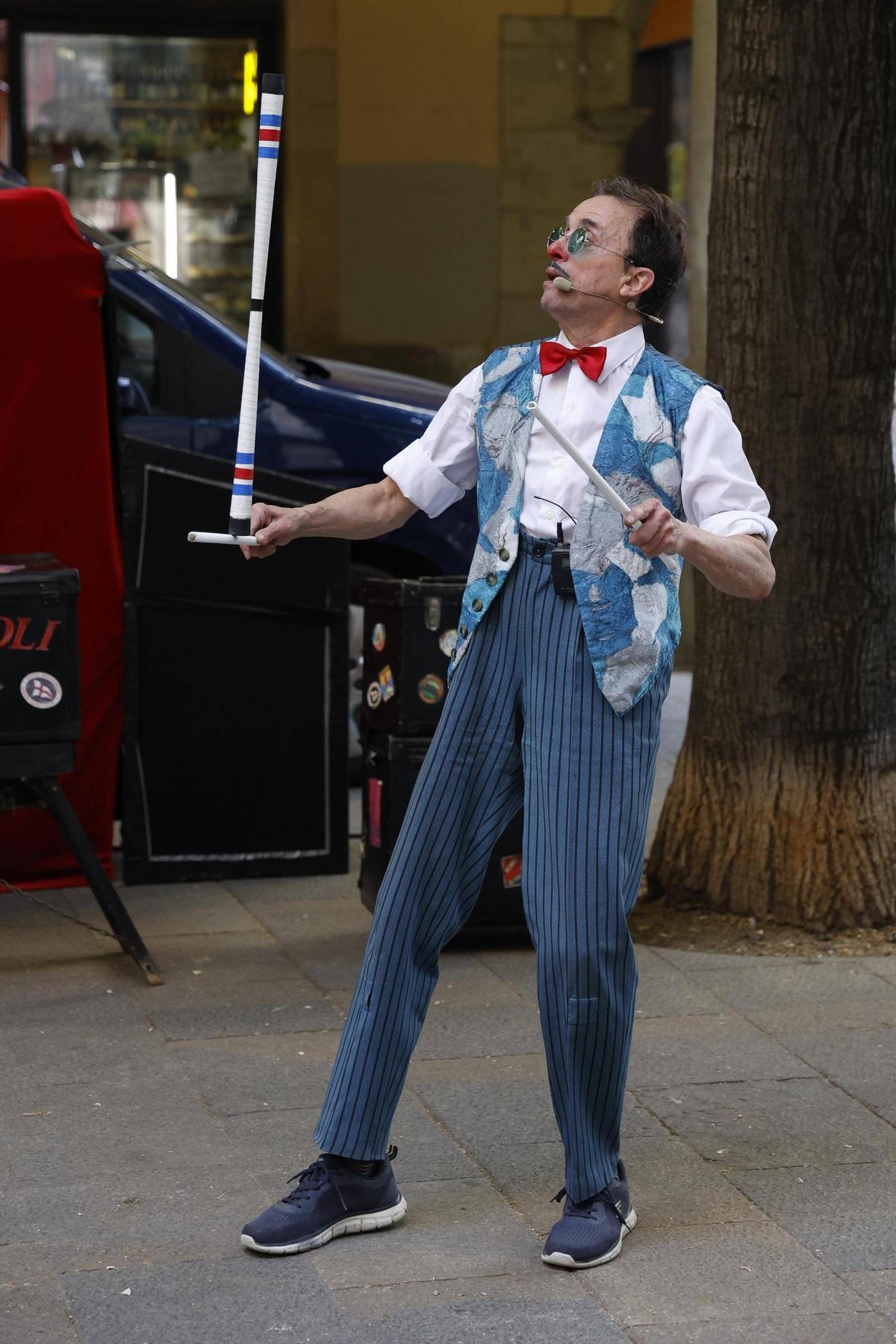 Fotos de les Festes de Primavera, amb espectacles de circ i la trobada de sacaires