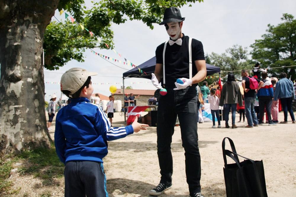 La 28º edición de la Romaría do Rapaz en Silleda congregó ayer a cientos de niños.