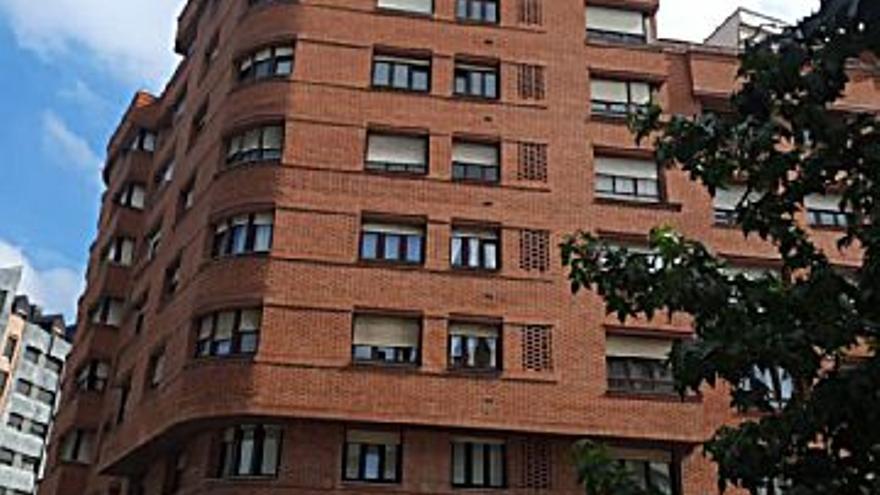 159.000 € Venta de piso en Oviedo (centro) 115 m2, 3 habitaciones, 2 baños, 1.383 €/m2, 6 Planta...