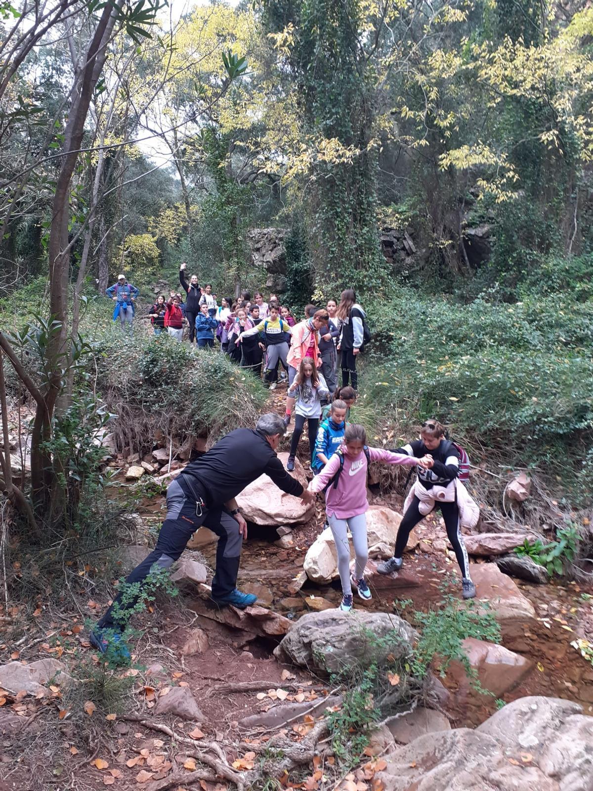 Humanidad contra las barreras arquitectónicas de la montaña.