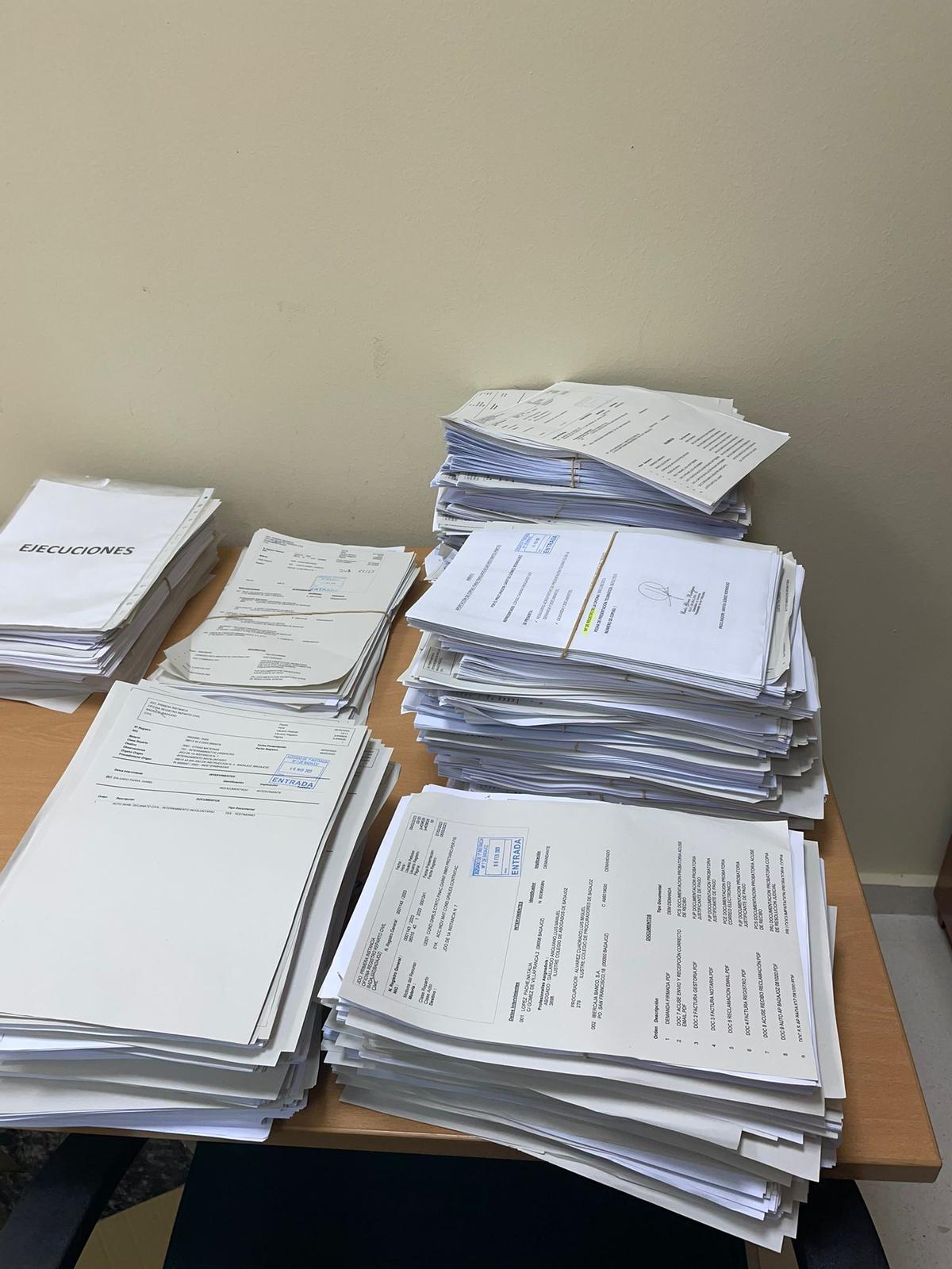 409 demandas pendientes de incoar en un juzgado de Badajoz.