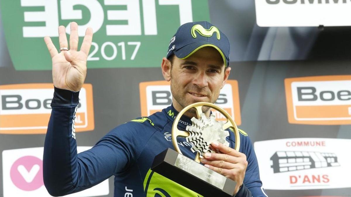 Un exultante Alejandro Valverde celebra su cuarto triunfo en Lieja