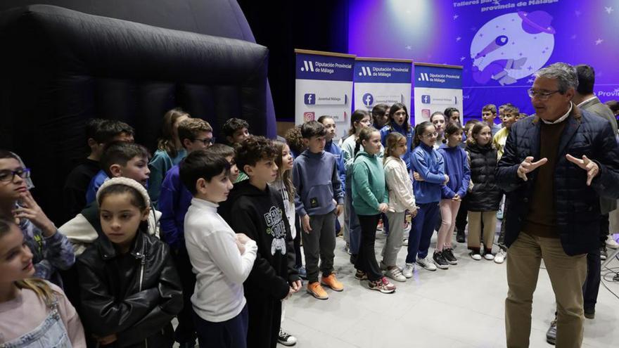 La Diputación llevará a 7.000 escolares talleres de astronomía con un gran planetario
